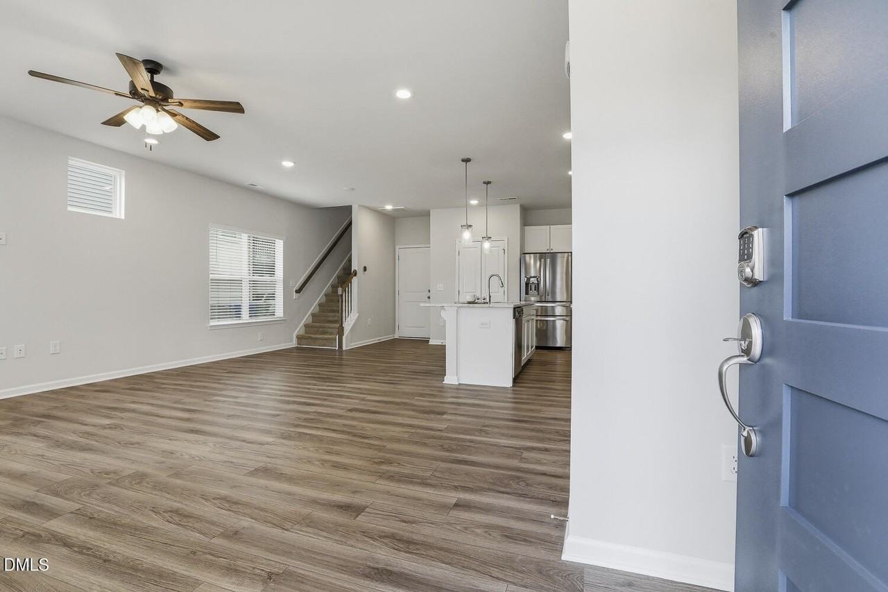 949 Robbie Jackson Ln - Photo 4 of 46