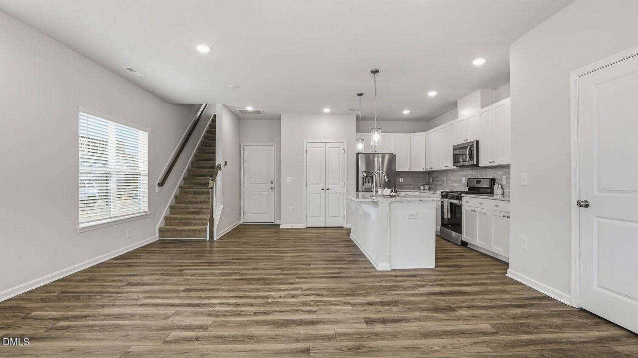 949 Robbie Jackson Ln - Photo 7 of 46