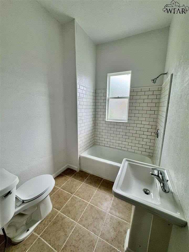 1111 Monroe St - Photo 6 of 8