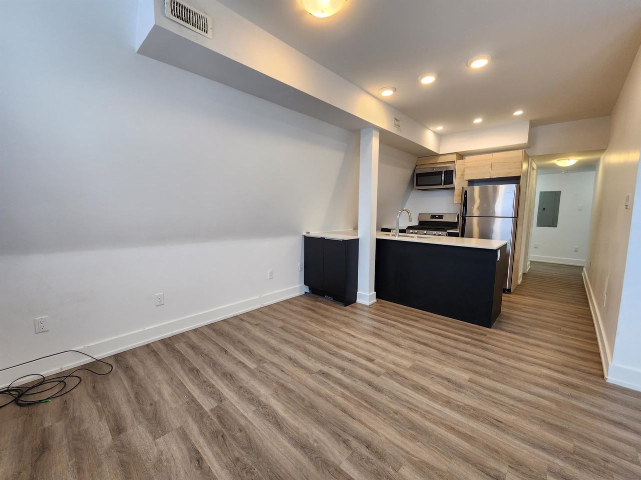 444 Cambridge Street - Photo 5 of 18
