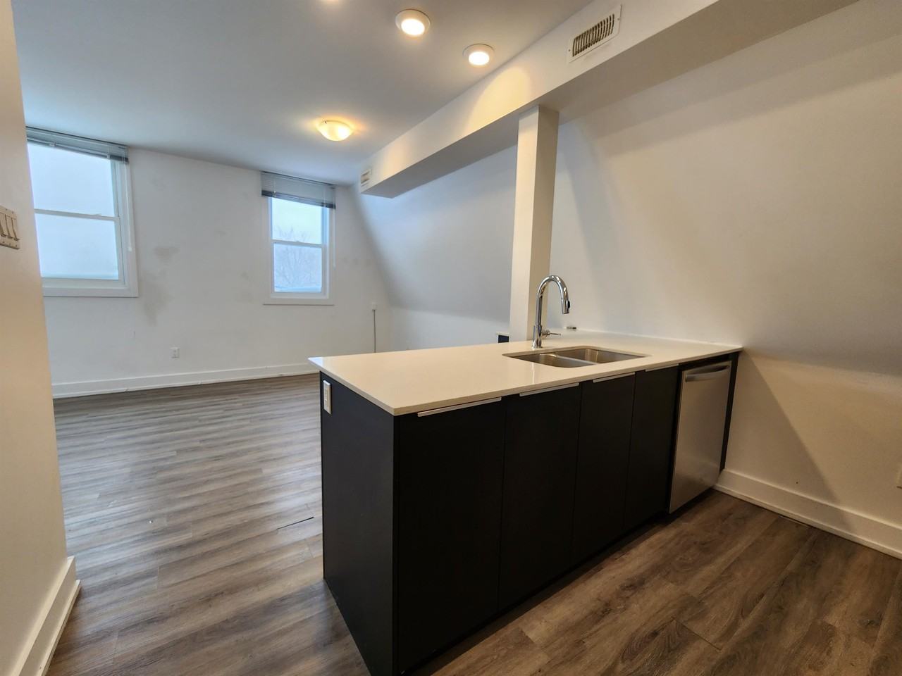 444 Cambridge Street - Photo 6 of 18