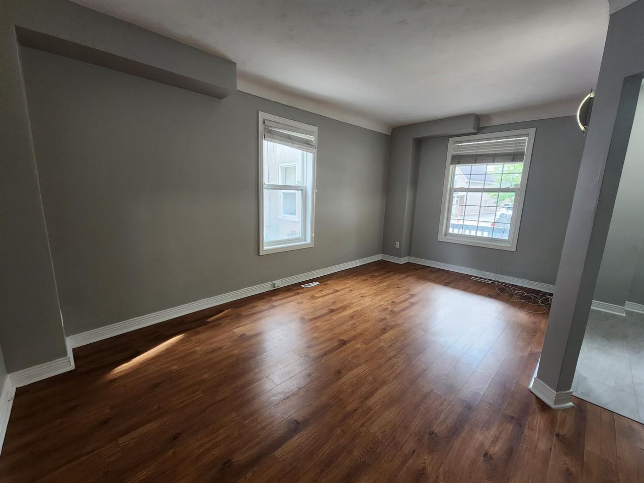 419 Bronson - Photo 5 of 16