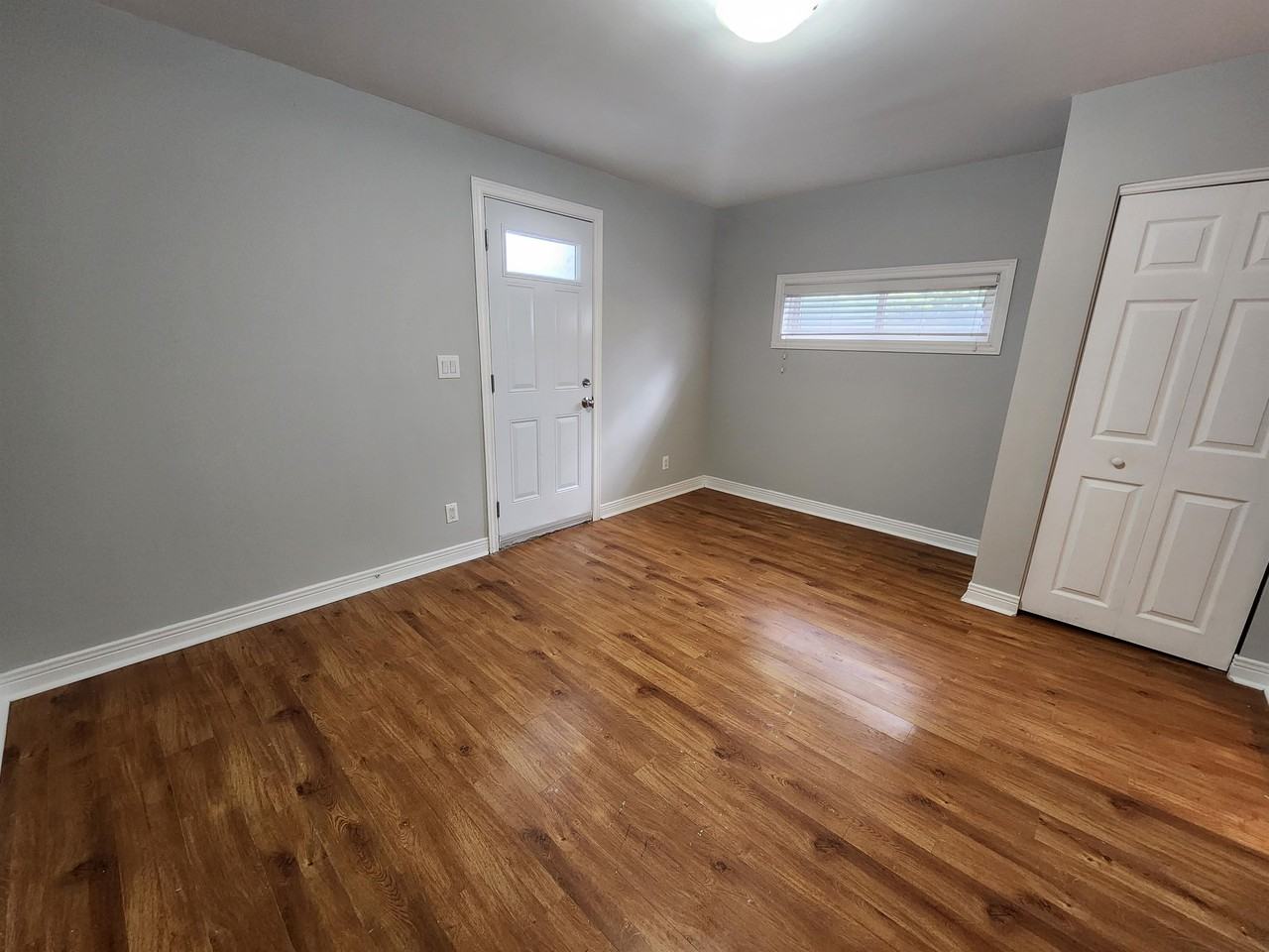 419 Bronson - Photo 7 of 16