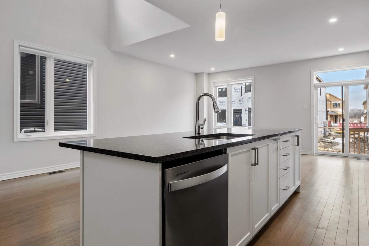 1072 Kijik Crescent - Photo 4 of 23
