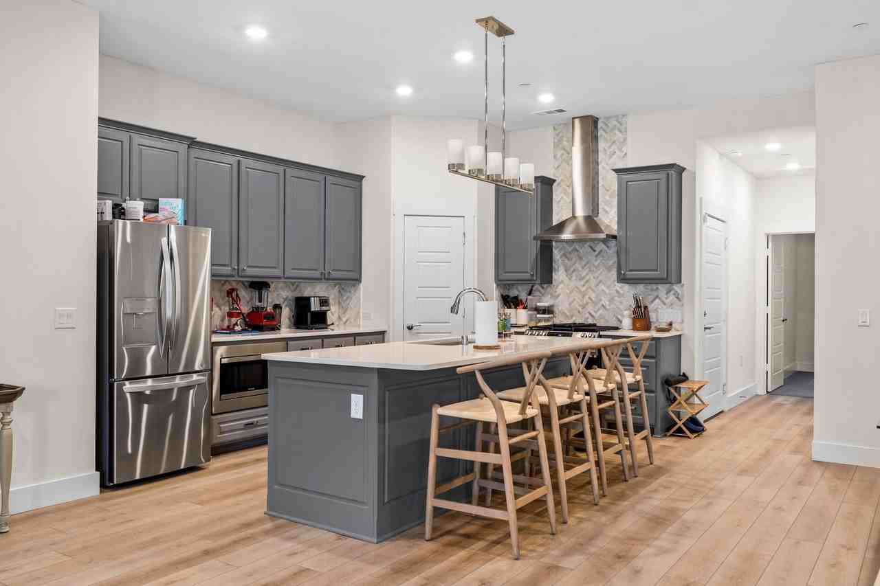 3781 Rochelle Ct - Photo 5 of 30