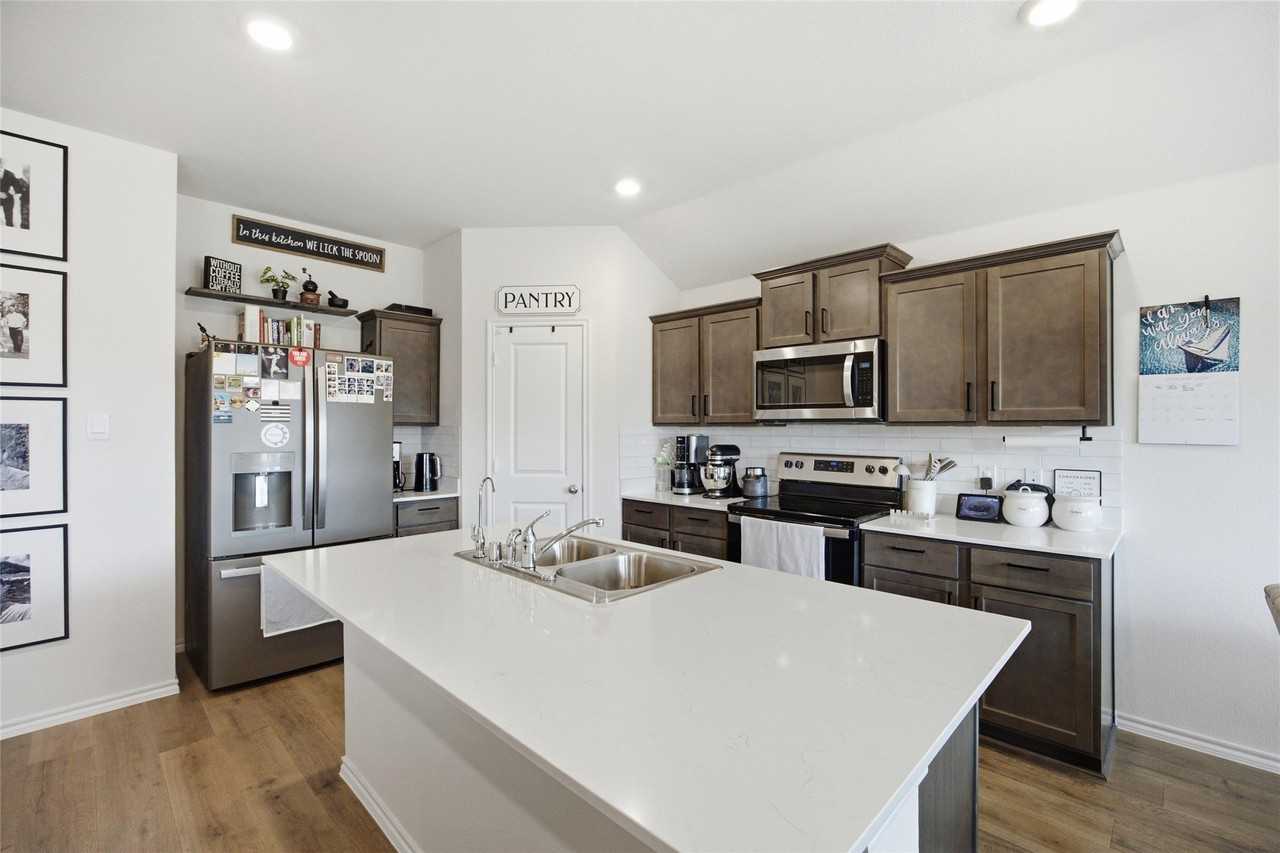 304 Red Stream Way - Photo 4 of 18