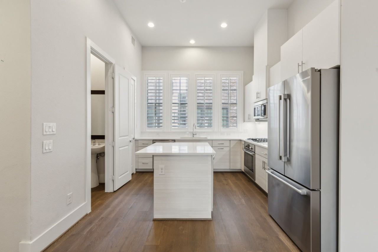14955 Oak St - Photo 6 of 39