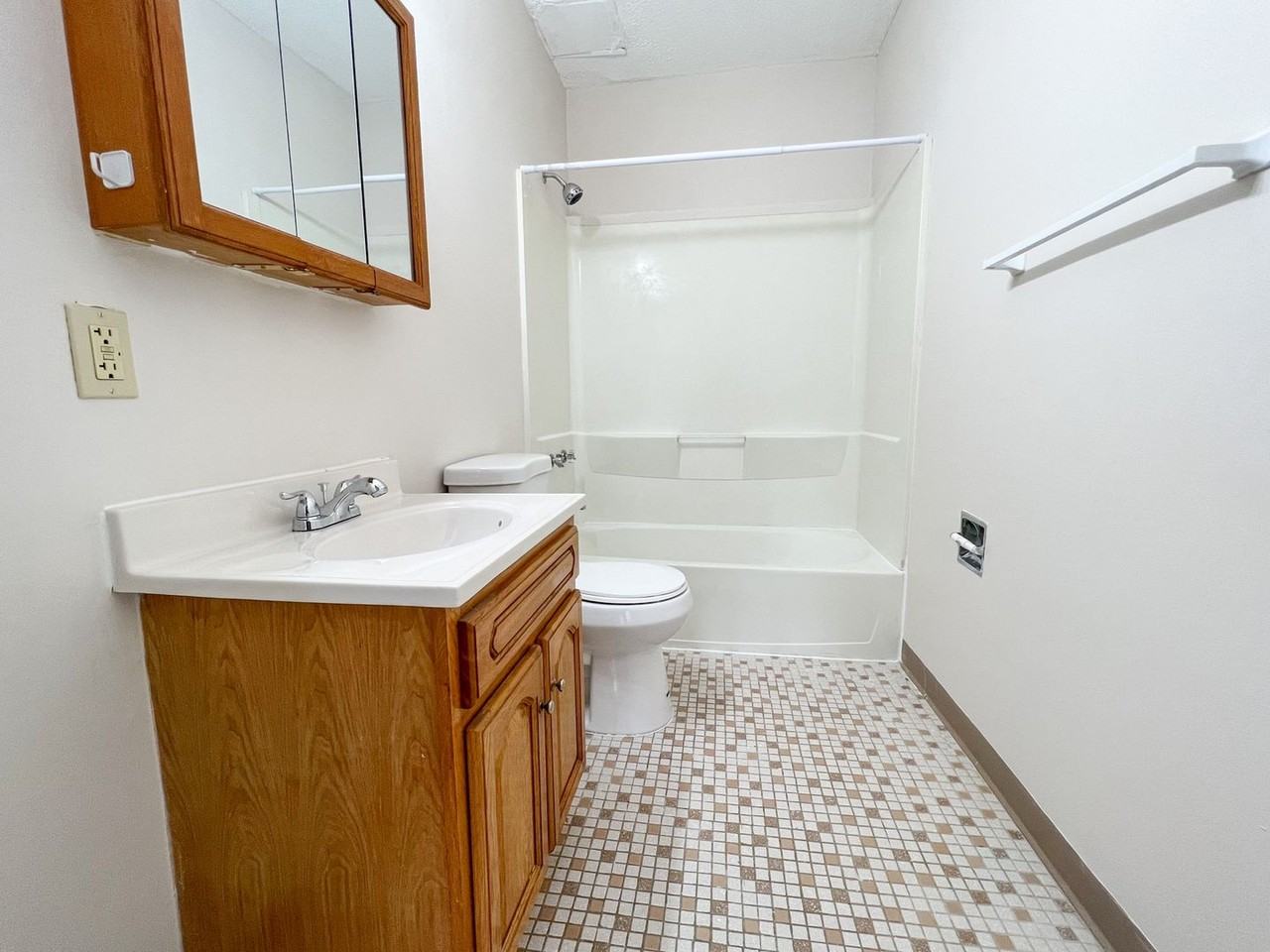 26 Congress St / Luca Investments LLC - Photo 7 of 22