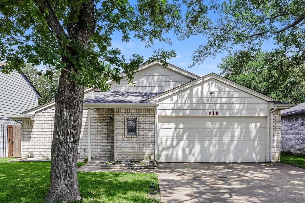 910 Blue Jay Dr