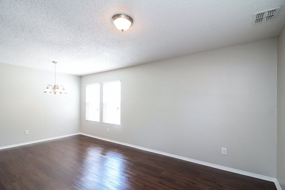 8737 Hunters Point Way - Photo 5 of 14