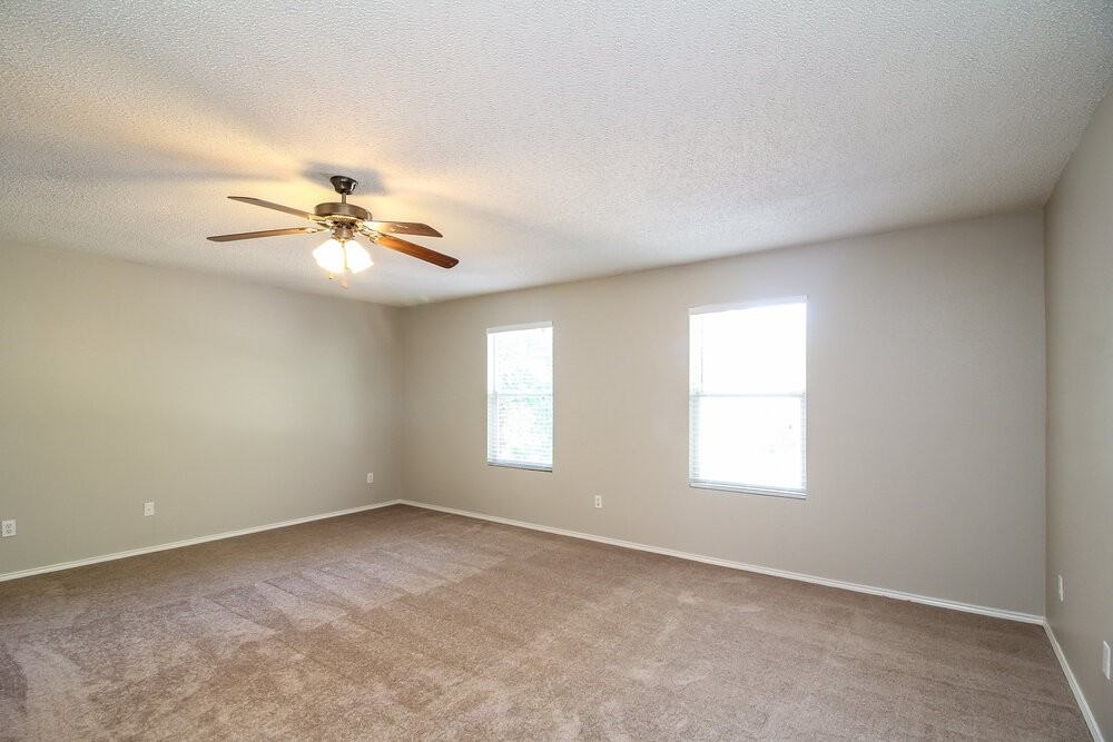 8737 Hunters Point Way - Photo 6 of 14