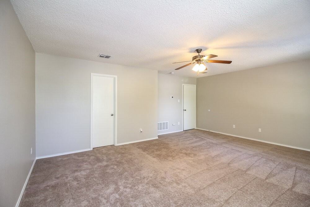 8737 Hunters Point Way - Photo 7 of 14