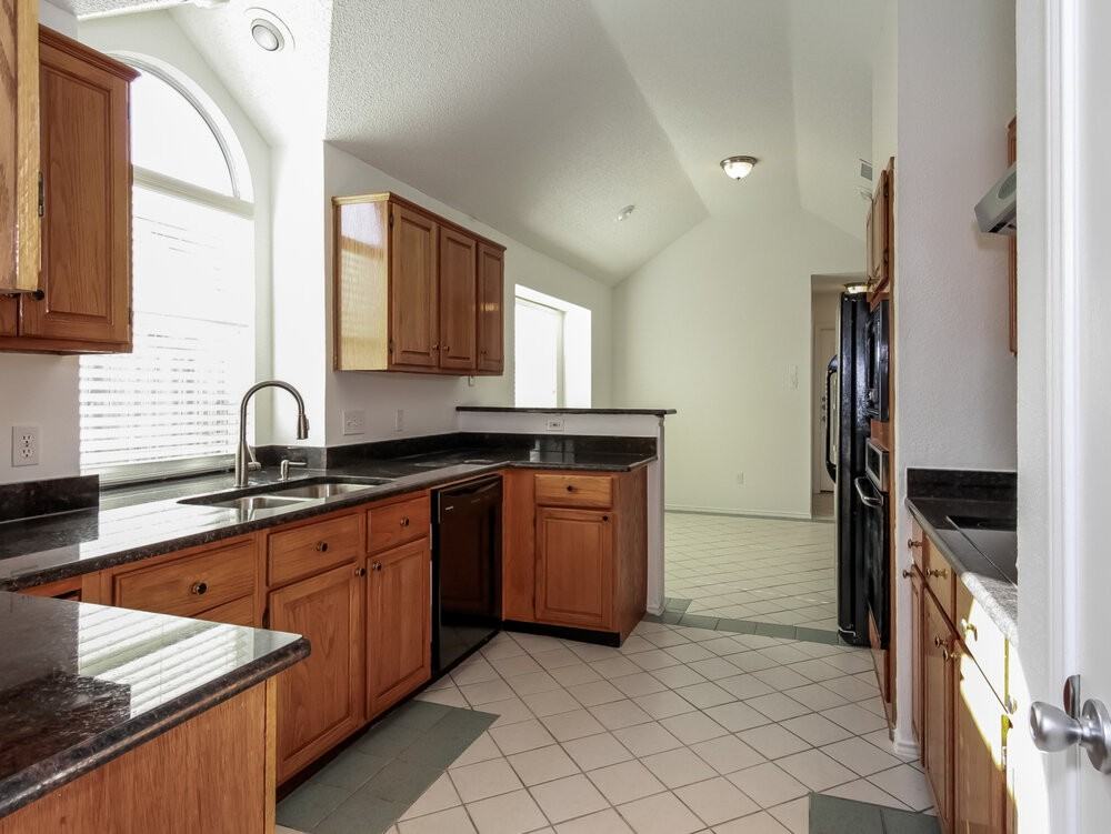 2321 Bent Brook Dr - Photo 3 of 12