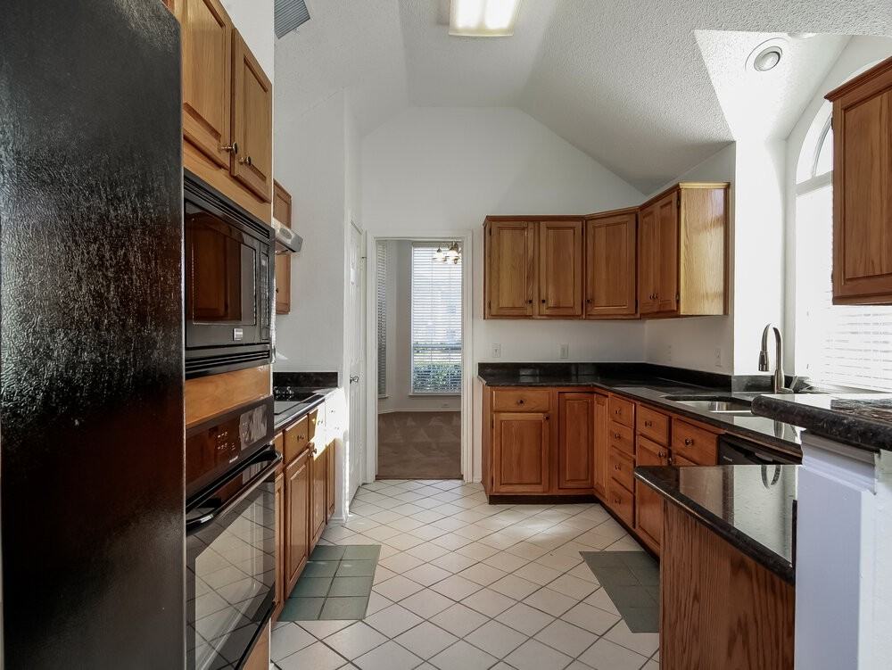 2321 Bent Brook Dr - Photo 4 of 12