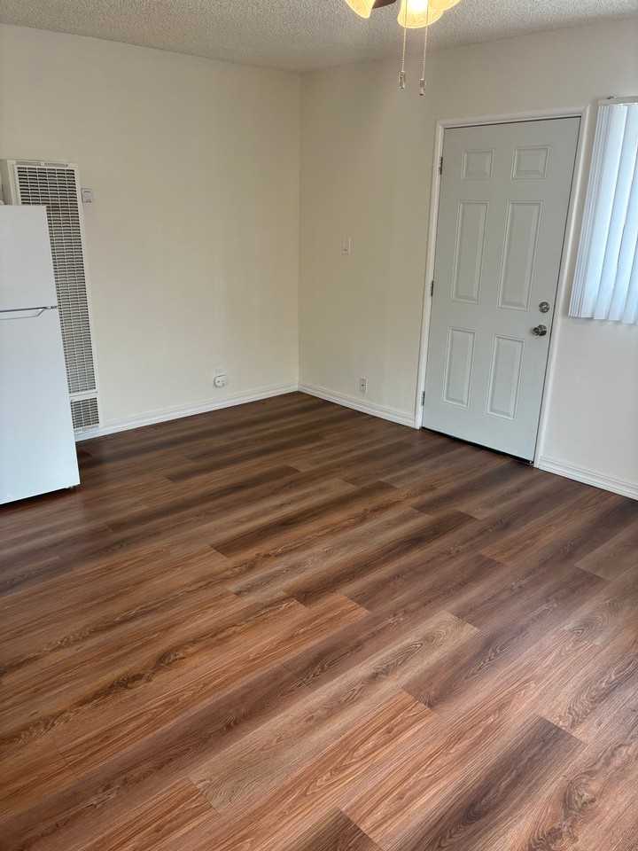 1709 Marine Avenue #1 - Photo 7 of 12