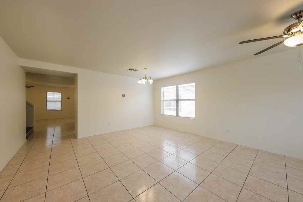 18611 N 22nd St - Photo 5 of 20