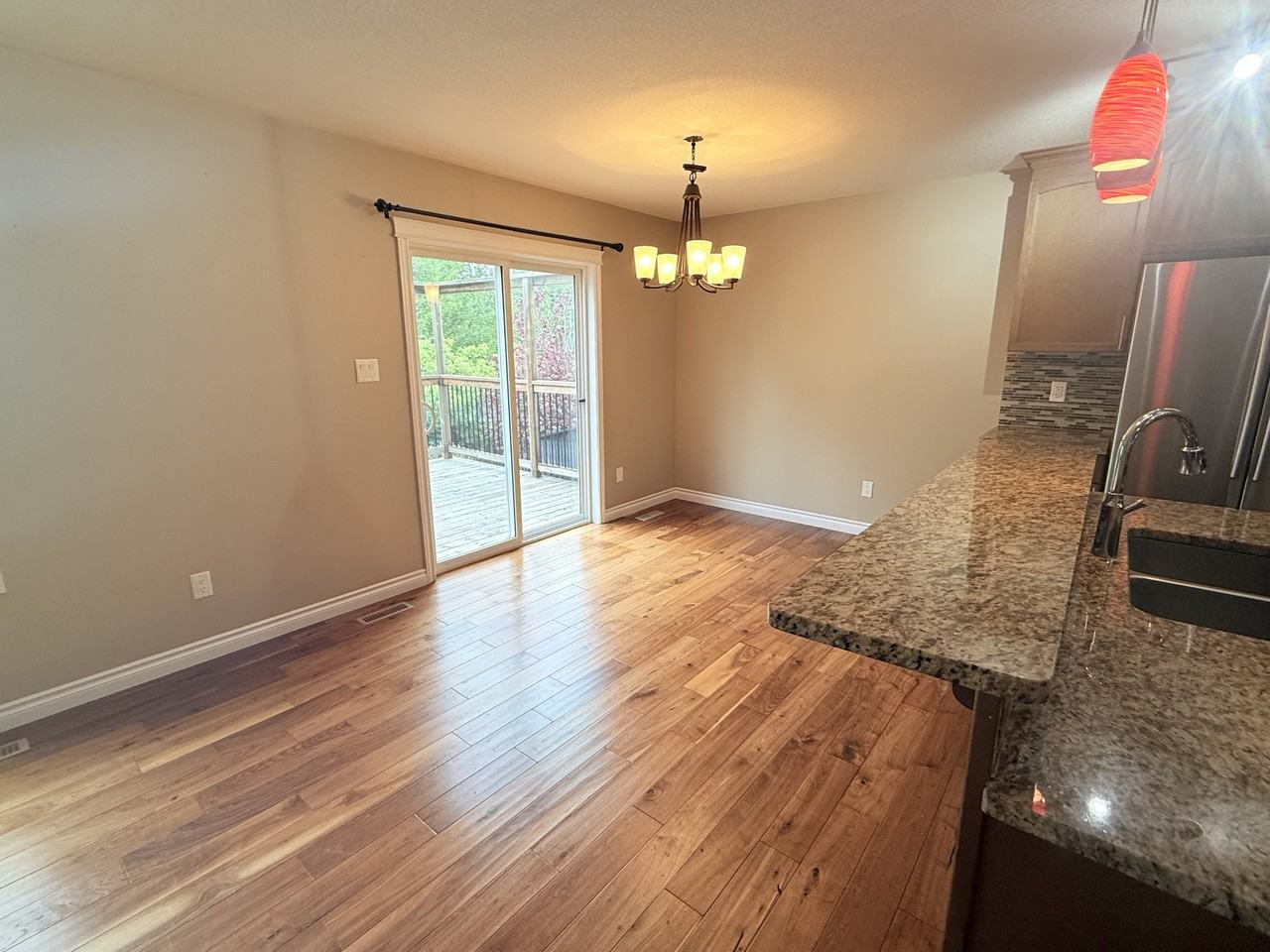 21248-96 Avenue NW - Photo 4 of 17