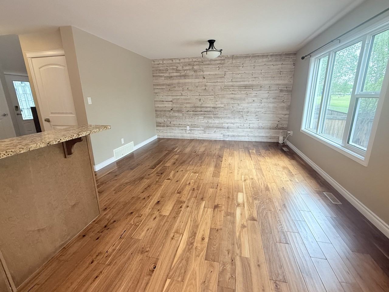 21248-96 Avenue NW - Photo 6 of 17