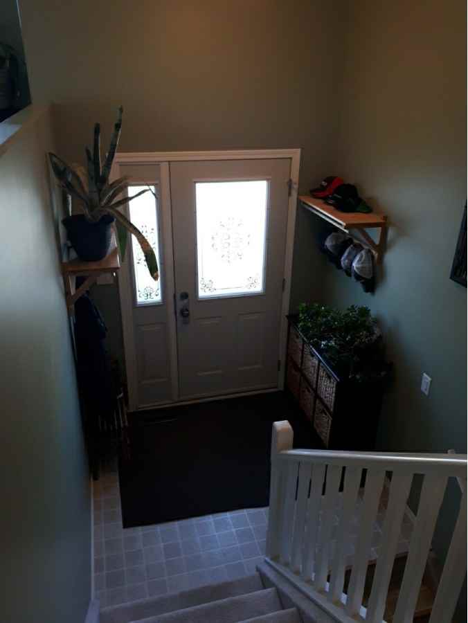 1320 11 St - Photo 2 of 9