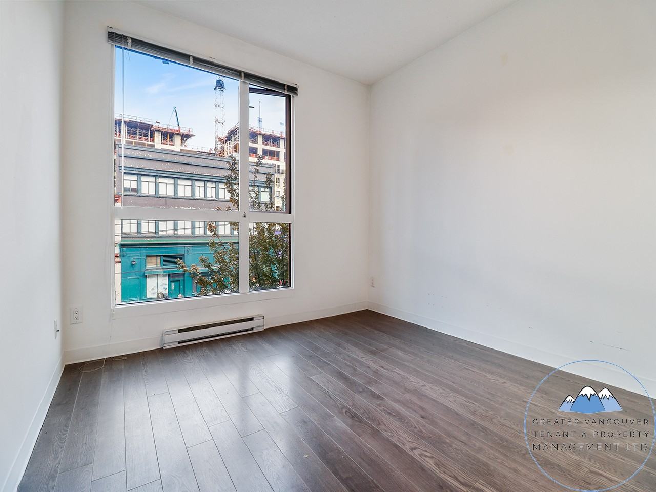 138 Hastings St E - Photo 7 of 13
