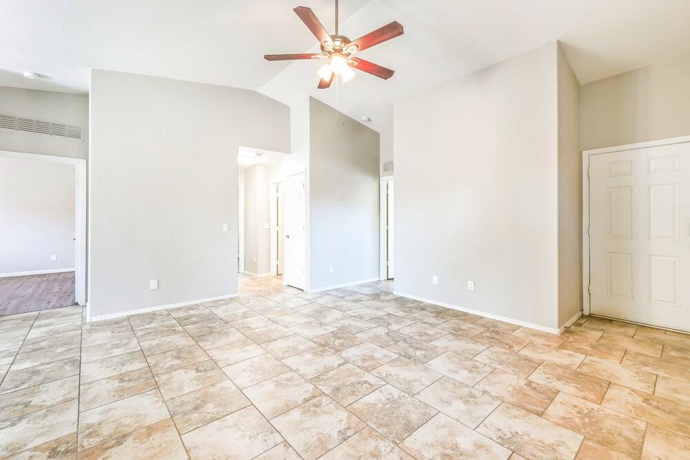 2781 W Mira Dr - Photo 4 of 16