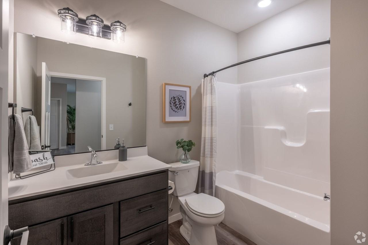 Northern Lights Apartments - Photo 5 of 50