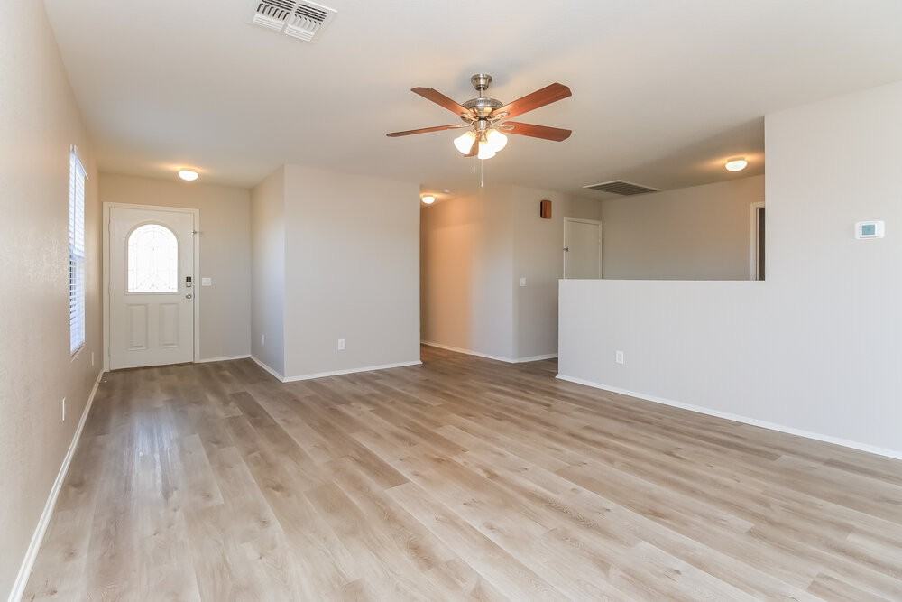 1006 S Clancy Cir - Photo 3 of 16