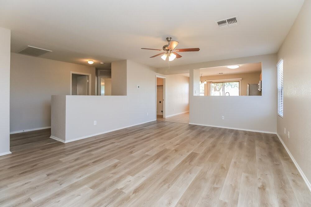 1006 S Clancy Cir - Photo 5 of 16