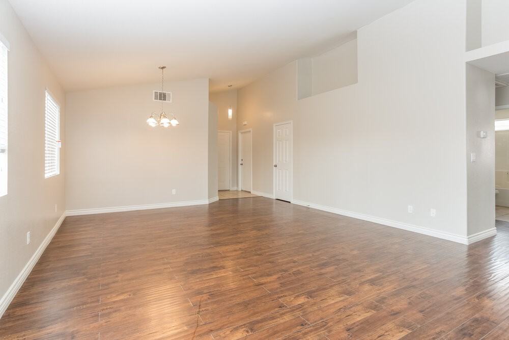4565 Savin Cir - Photo 3 of 17