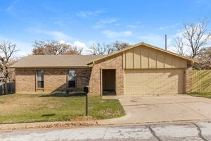 featured image of 2727 Lucas Dr
