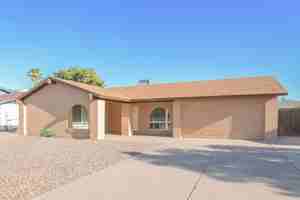 featured image of 631 W Lindner Ave