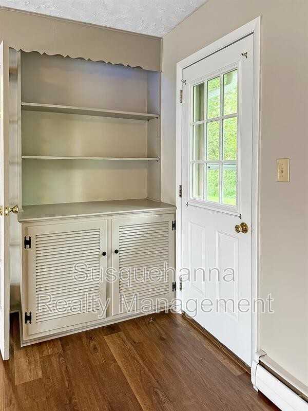 215 Division St - Photo 6 of 28