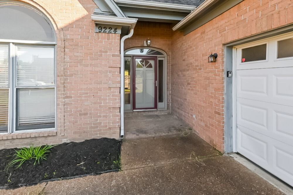 9224 Chimneyrock Blvd - Photo 2 of 25