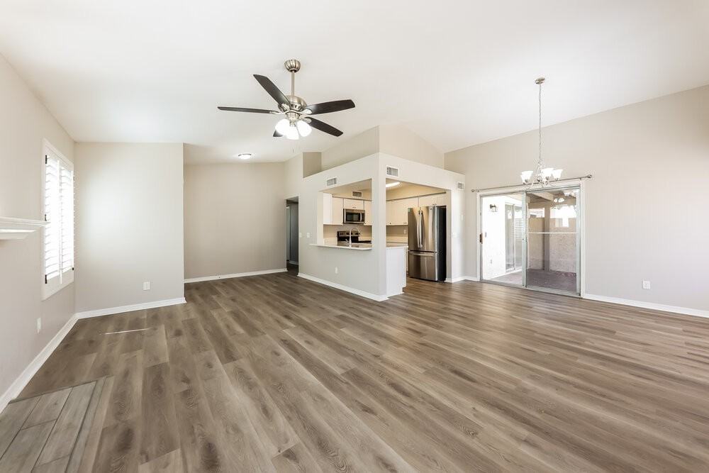 8810 W Grovers Ave - Photo 4 of 16