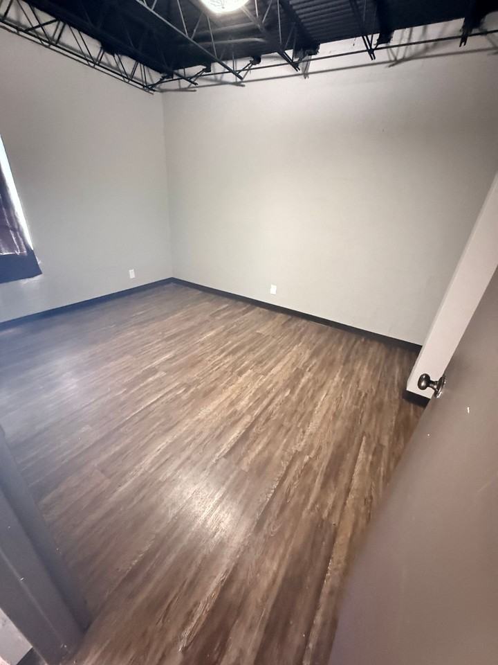 Town & Campus Apartments - Photo 5 of 5