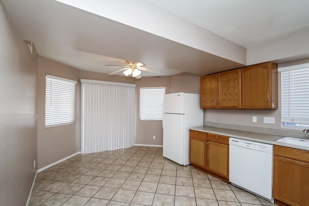 1605 Fig Palm Ct - Photo 5 of 15