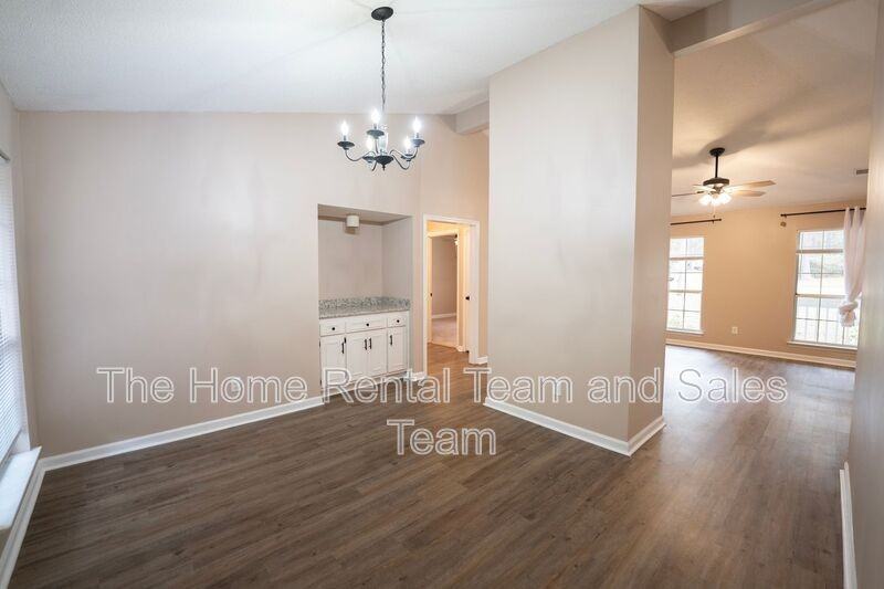 428 Floyd Cir - Photo 7 of 24