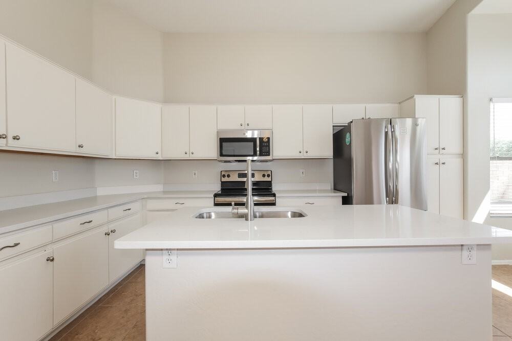 14758 N 148th Ave - Photo 7 of 16