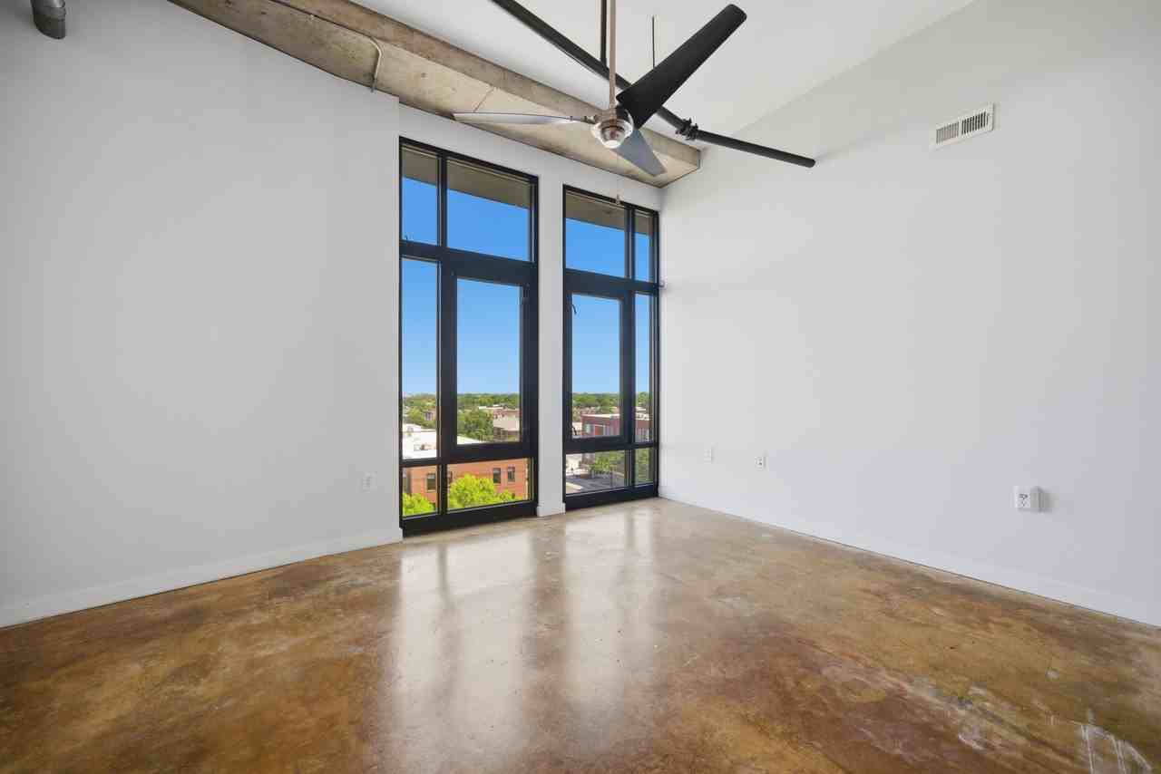 415 Saint Pauls Blvd #1 - Photo 5 of 35