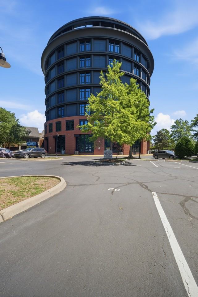 415 Saint Pauls Blvd #1 - Photo 6 of 35