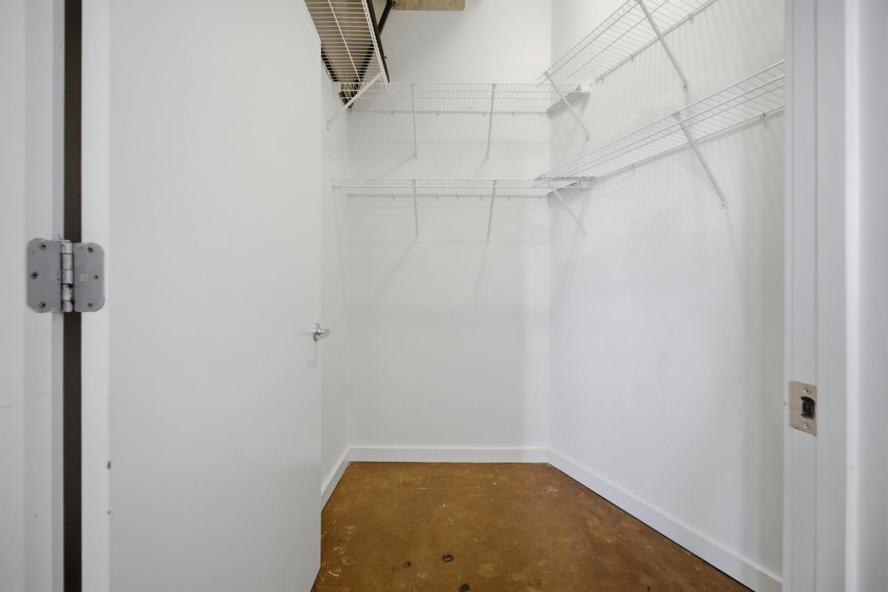 415 Saint Pauls Blvd #1 - Photo 7 of 35