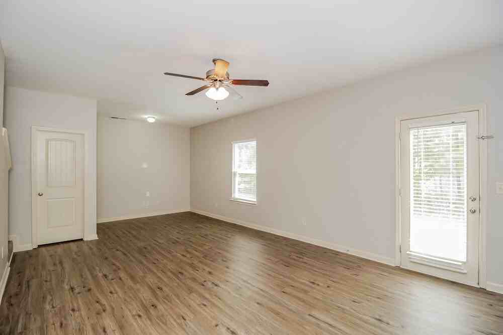 38 Crescent Ln - Photo 5 of 20