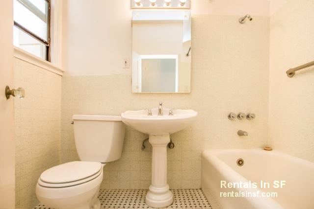 3415 Broderick St #3 - Photo 3 of 6