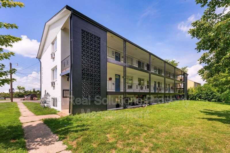 3400 Camp Chase Dr #4B - Photo 3 of 15