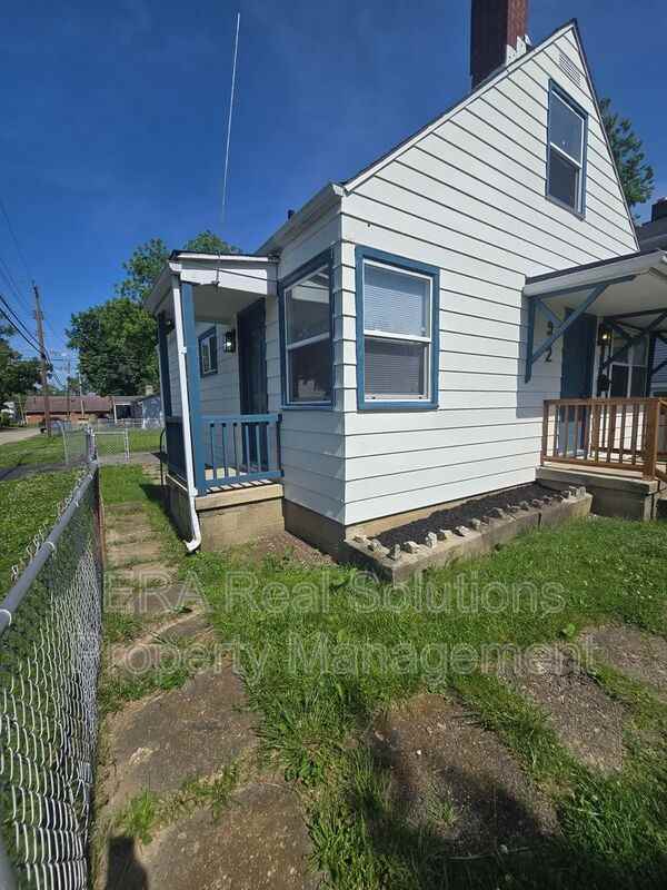 432 Catherine St - Photo 3 of 21