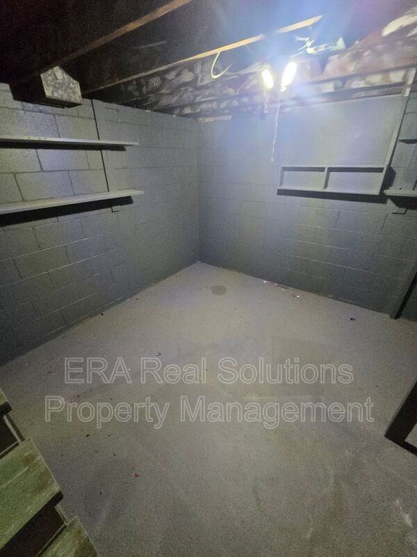 432 Catherine St - Photo 6 of 21