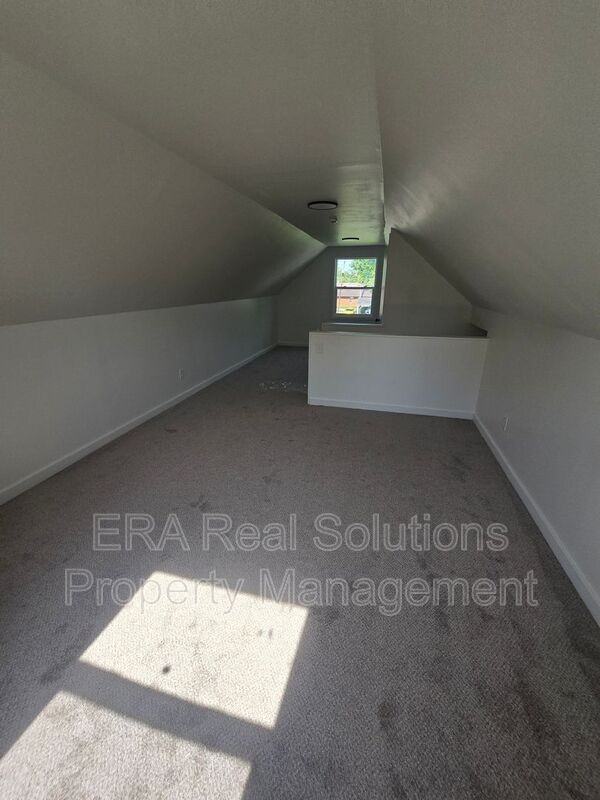 432 Catherine St - Photo 7 of 21