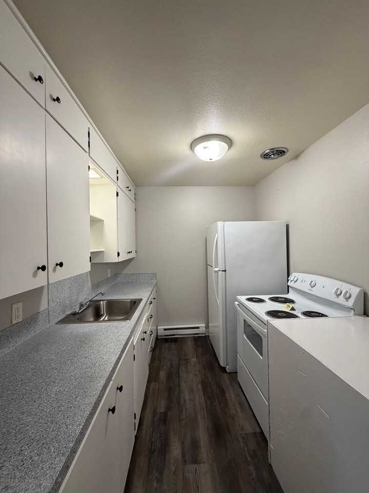 P117 - Gardenside Apartments - Photo 3 of 26