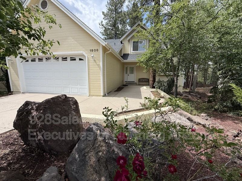 1808 W University Ave - Photo 2 of 18