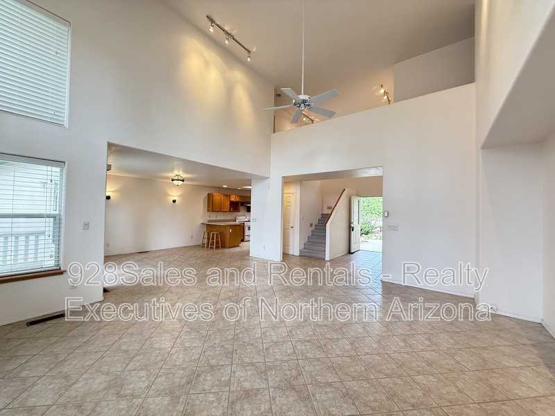 1808 W University Ave - Photo 3 of 18